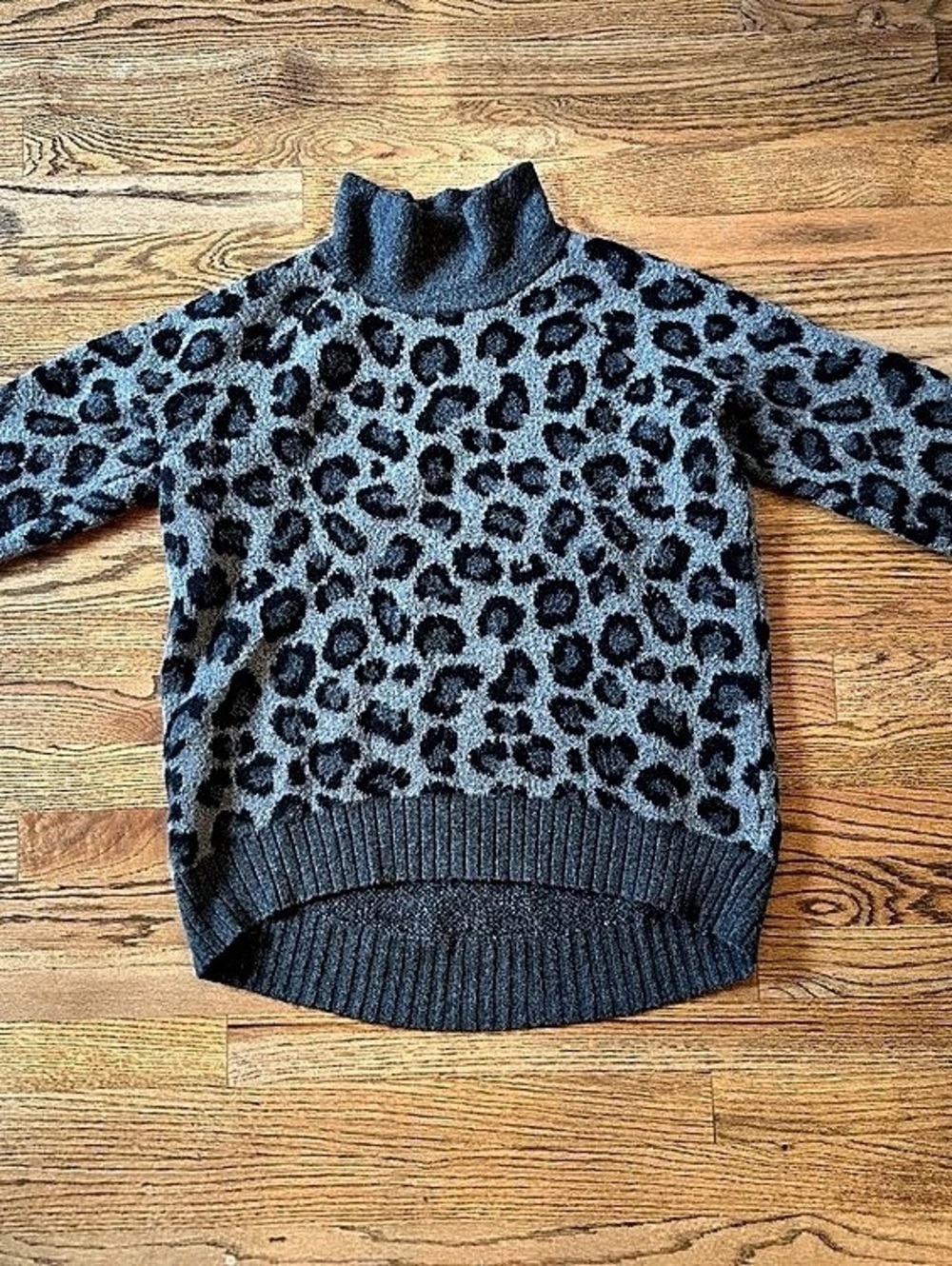 Cynthia Rowley Leopard Print Mock Neck Sweater Gray & Black Size Small